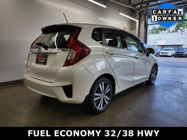Photo of 2016 White / Black Honda Fit