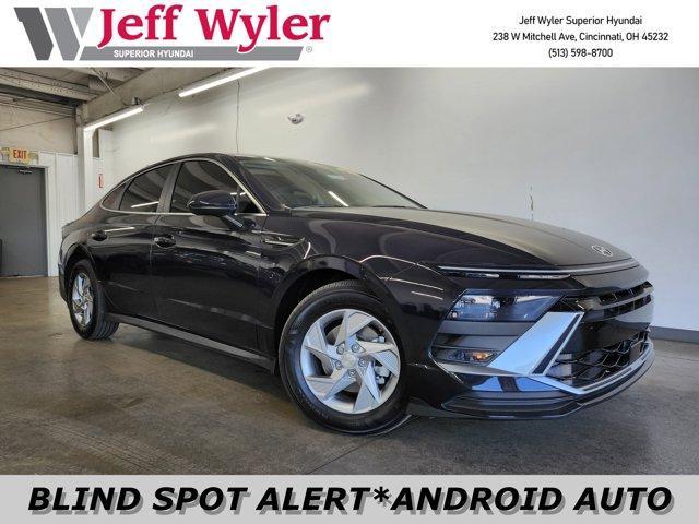 Photo of 2025 Carbon Blue Hyundai SONATA