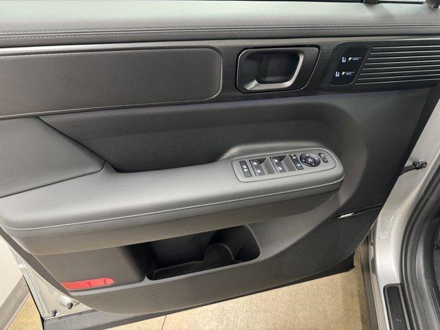 Photo of 2025 Shimmering Silver Hyundai SANTA FE