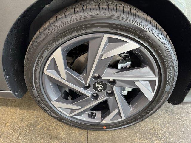 Photo of 2025 Amazon Gray Hyundai ELANTRA HEV