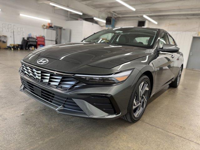 Photo of 2025 Amazon Gray Hyundai ELANTRA HEV