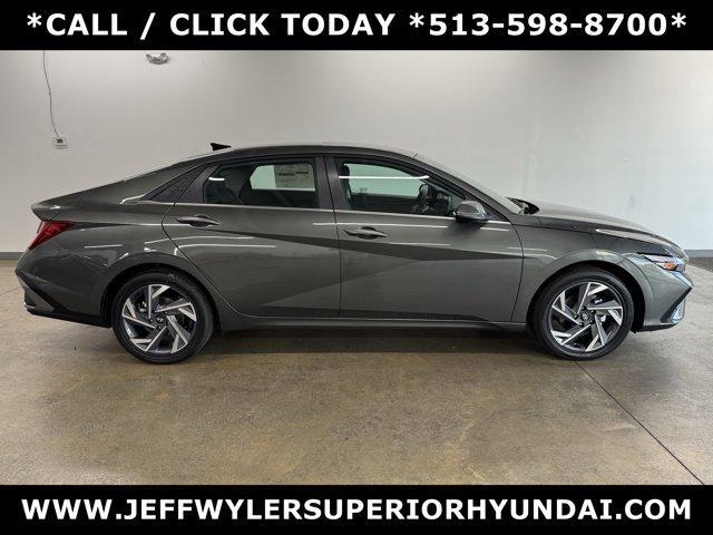 Photo of 2025 Amazon Gray Hyundai ELANTRA HEV