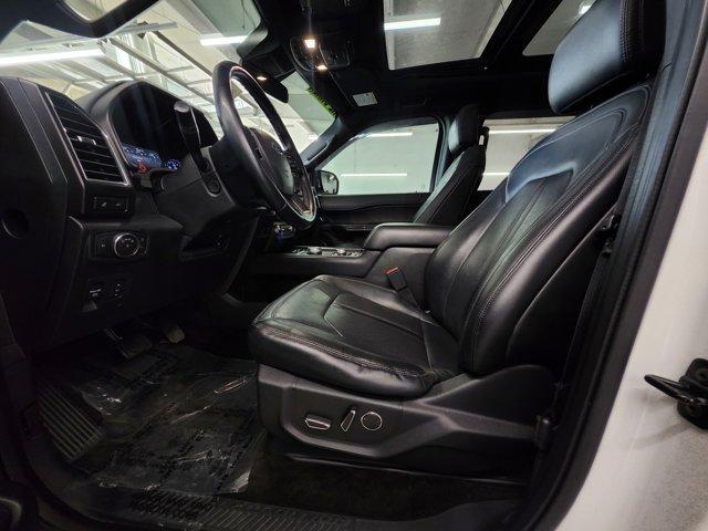 Photo of 2018 White Platinum Ford Expedition