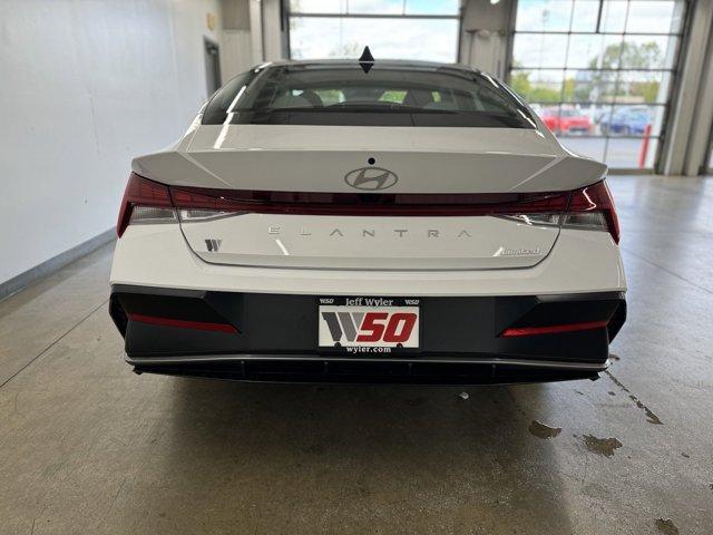 Photo of 2025 White Hyundai ELANTRA