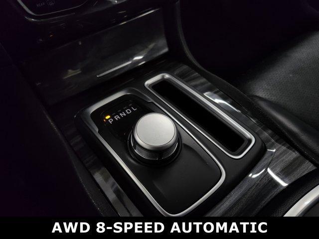 Photo of 2018 Granite Crystal Clearcoat Metallic Chrysler 300
