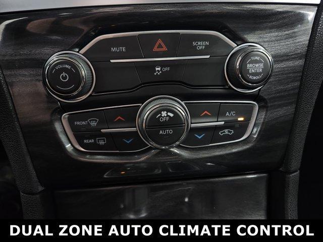 Photo of 2018 Granite Crystal Clearcoat Metallic Chrysler 300