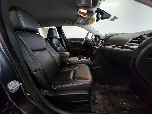 Photo of 2018 Granite Crystal Clearcoat Metallic Chrysler 300