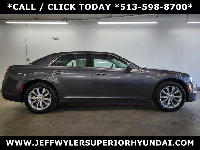 Photo of 2018 Granite Crystal Clearcoat Metallic Chrysler 300