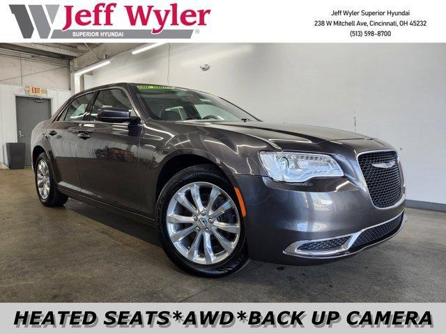 Photo of 2018 Granite Crystal Clearcoat Metallic Chrysler 300