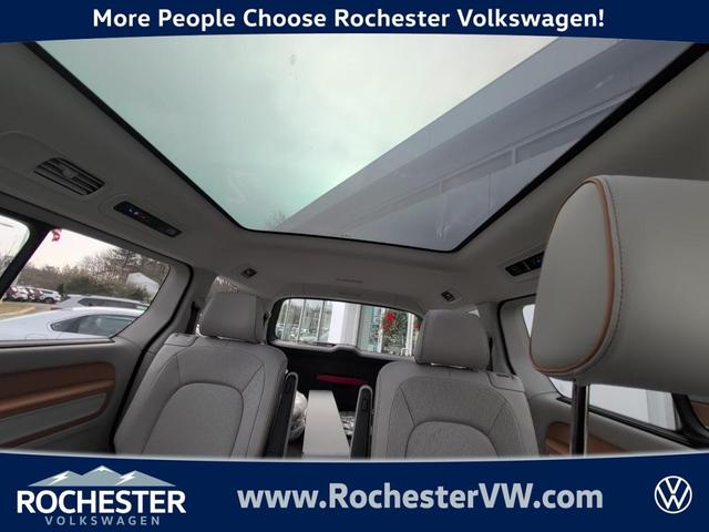 Photo of 2025 Pomelo Yellow Metallic - Candy White Volkswagen ID. Buzz