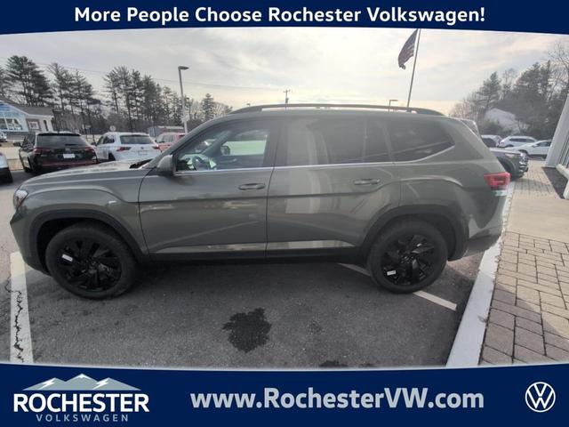 Photo of 2025 Avocado Green Pearl Volkswagen Atlas