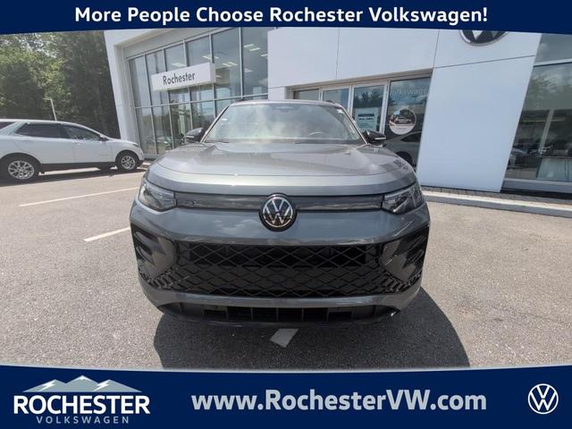 Photo of 2025 Platinum Gray Metallic Volkswagen Tiguan