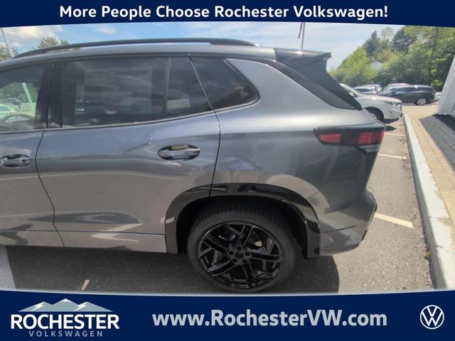 Photo of 2025 Platinum Gray Metallic Volkswagen Tiguan