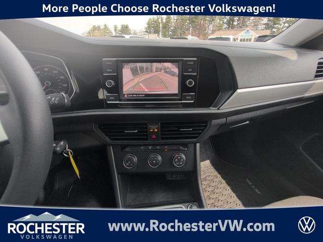 Photo of 2021 Platinum Gray Metallic Volkswagen Jetta