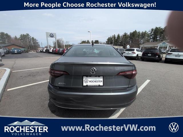 Photo of 2021 Platinum Gray Metallic Volkswagen Jetta