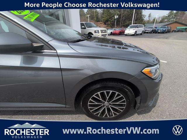 Photo of 2021 Platinum Gray Metallic Volkswagen Jetta