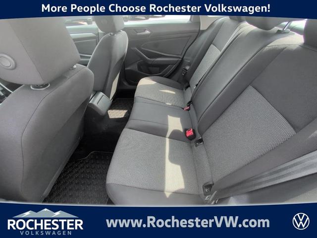 Photo of 2021 Platinum Gray Metallic Volkswagen Jetta