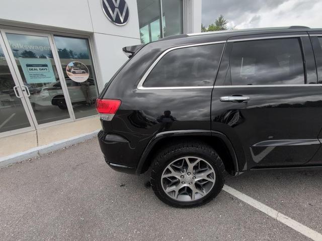 Photo of 2021 Black Jeep Grand Cherokee