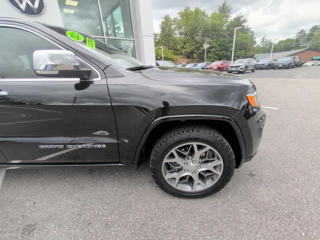 Photo of 2021 Black Jeep Grand Cherokee