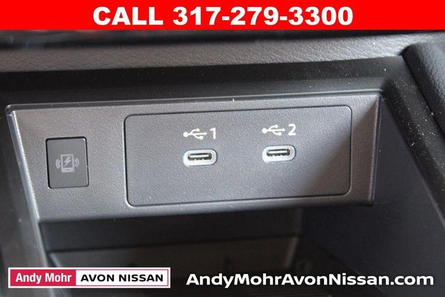 Photo of 2025 Super Black Nissan Kicks