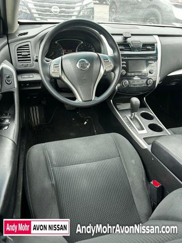 Photo of 2015 Brilliant Silver Nissan Altima