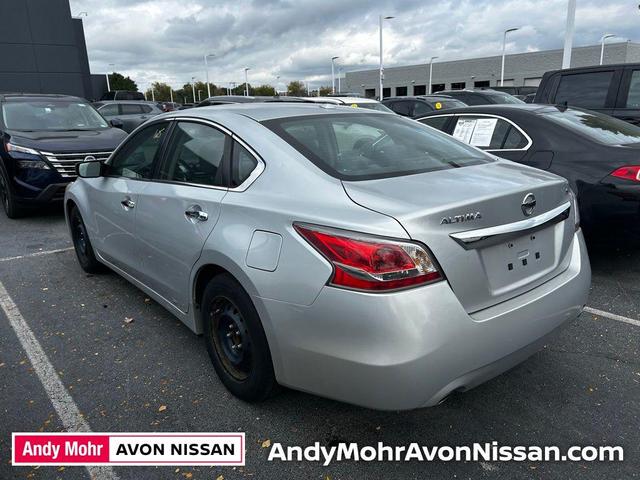 Photo of 2015 Brilliant Silver Nissan Altima