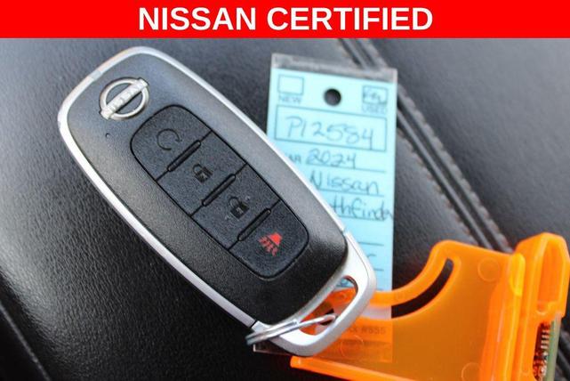 Photo of 2024 Brilliant Silver Metallic Nissan Pathfinder