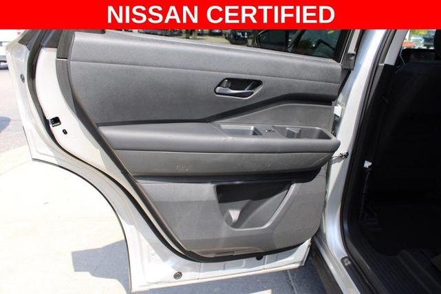 Photo of 2024 Brilliant Silver Metallic Nissan Pathfinder