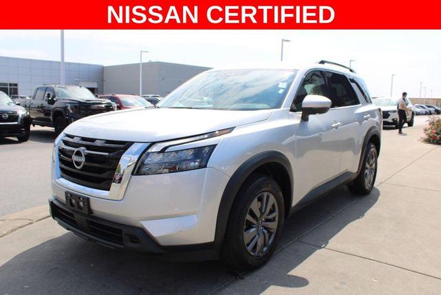 Photo of 2024 Brilliant Silver Metallic Nissan Pathfinder