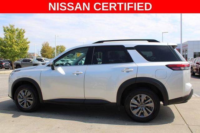 Photo of 2024 Brilliant Silver Metallic Nissan Pathfinder