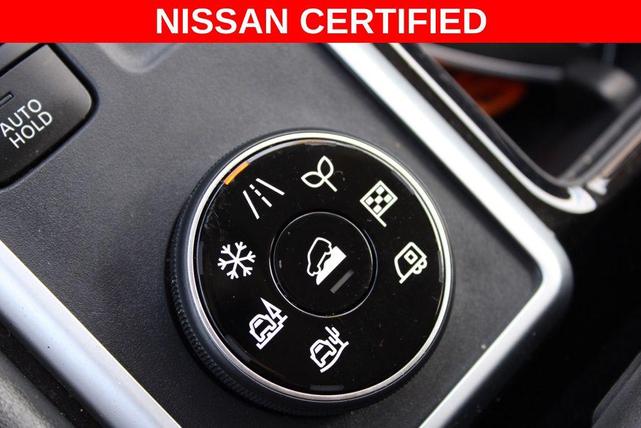 Photo of 2024 Brilliant Silver Metallic Nissan Pathfinder