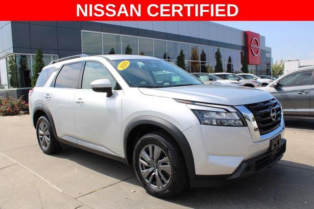 Photo of 2024 Brilliant Silver Metallic Nissan Pathfinder