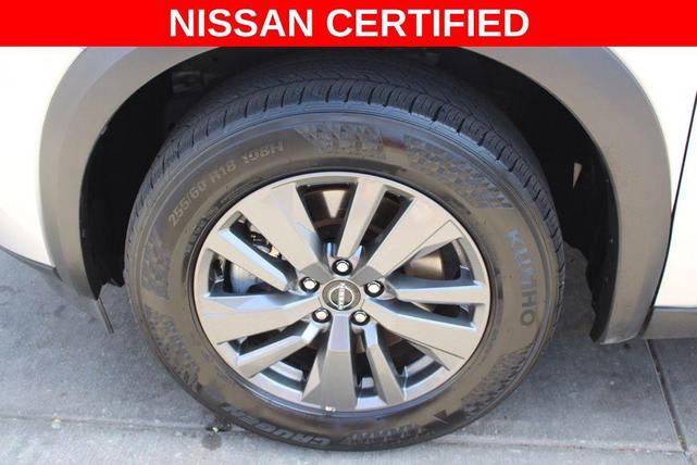 Photo of 2024 Brilliant Silver Metallic Nissan Pathfinder