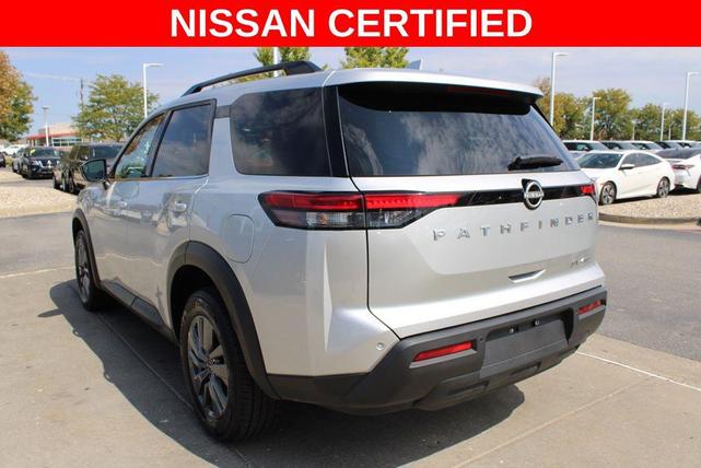Photo of 2024 Brilliant Silver Metallic Nissan Pathfinder