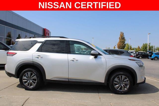 Photo of 2024 Brilliant Silver Metallic Nissan Pathfinder
