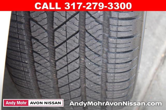 Photo of 2019 White Platinum Metallic Tri-Coat Ford Expedition