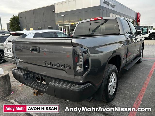 Photo of 2015 Magnetic Gray Metallic Toyota Tundra