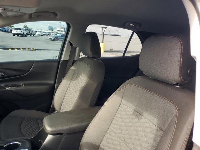 Photo of 2020 Midnight Blue Metallic Chevrolet Equinox