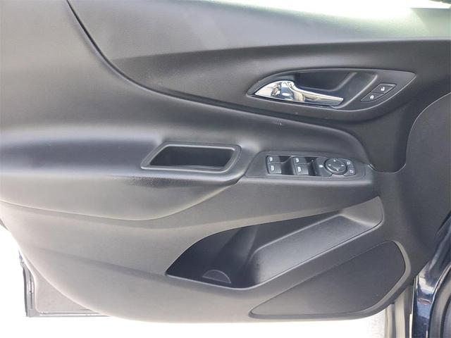 Photo of 2020 Midnight Blue Metallic Chevrolet Equinox