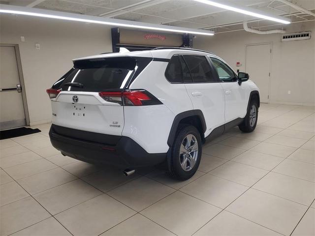 Photo of 2024 White Toyota RAV4 Hybrid