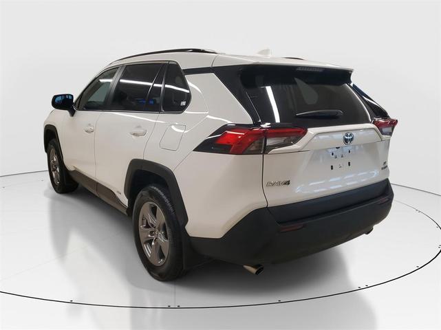 Photo of 2024 White Toyota RAV4 Hybrid