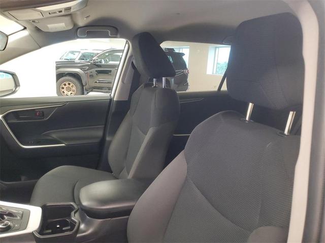 Photo of 2024 White Toyota RAV4 Hybrid