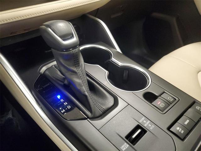 Photo of 2022 Gray Toyota Highlander