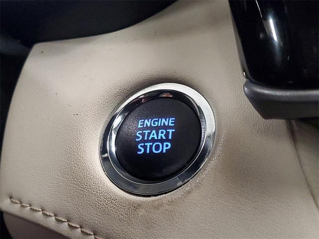 Photo of 2022 Gray Toyota Highlander