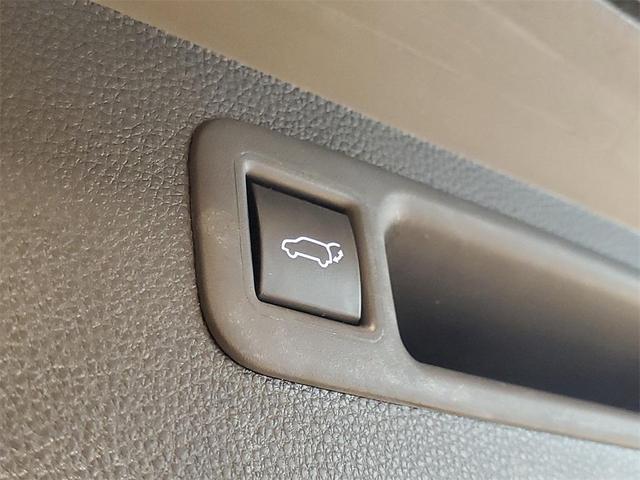 Photo of 2022 Gray Toyota Highlander
