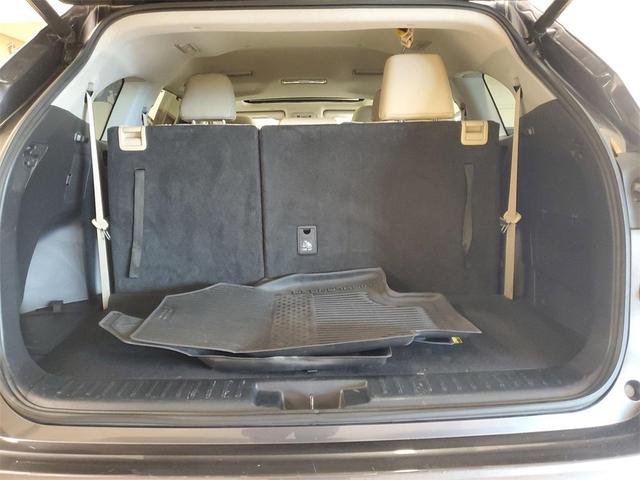 Photo of 2022 Gray Toyota Highlander