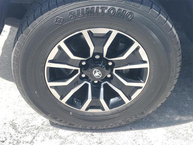 Photo of 2020 White Toyota Tacoma
