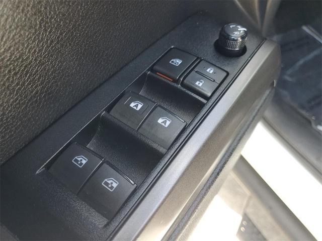 Photo of 2020 White Toyota Tacoma