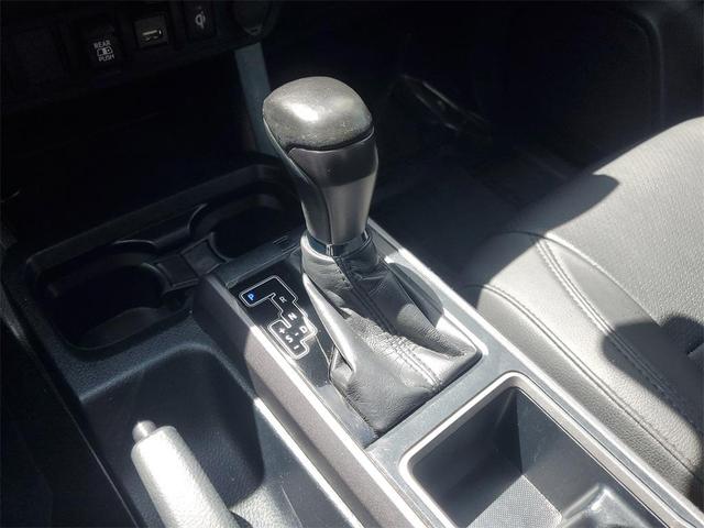 Photo of 2020 White Toyota Tacoma