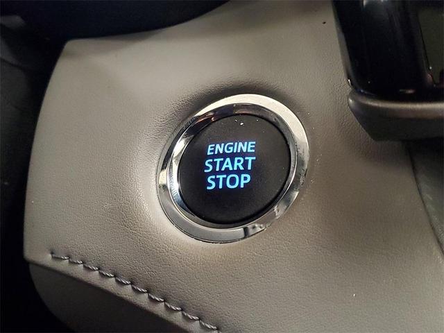 Photo of 2022 Moon Dust Toyota Highlander